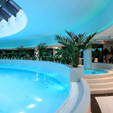 Diamond Class 2 Hanza Tower *