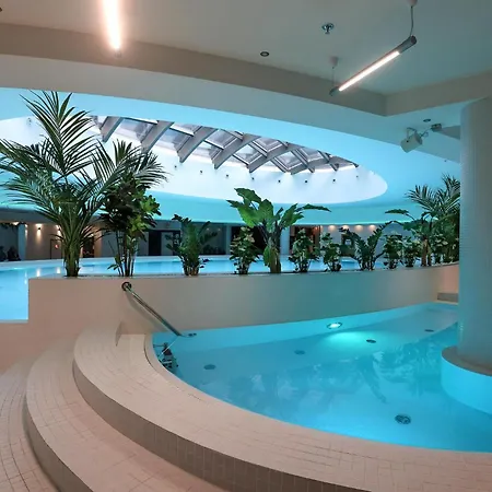 Diamond Class 2 Hanza Tower * Stettin